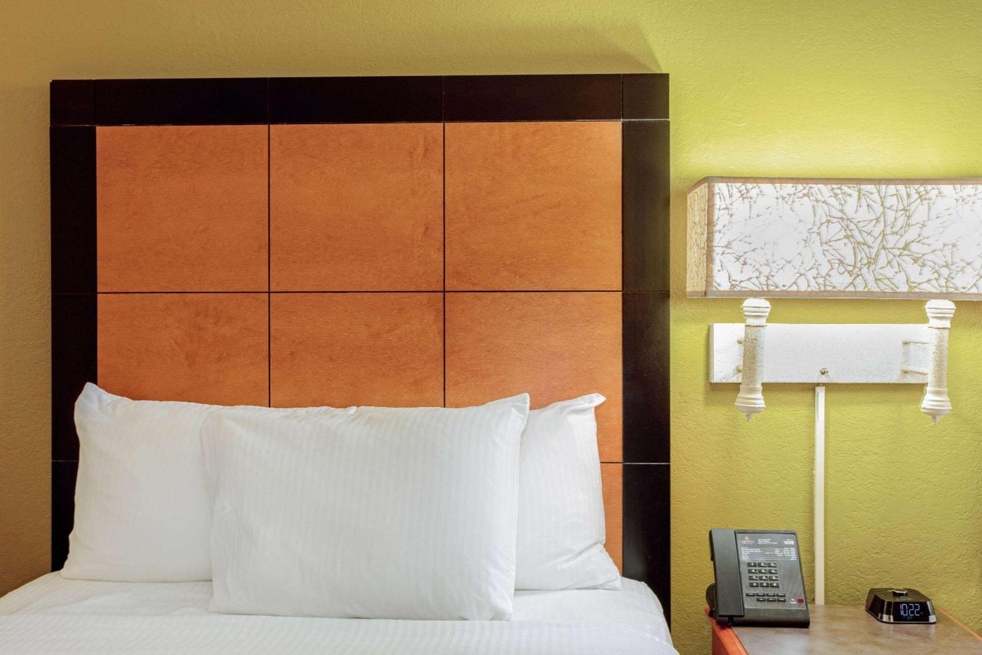 La Quinta Inn By Wyndham Orlando Airport West Exteriér fotografie