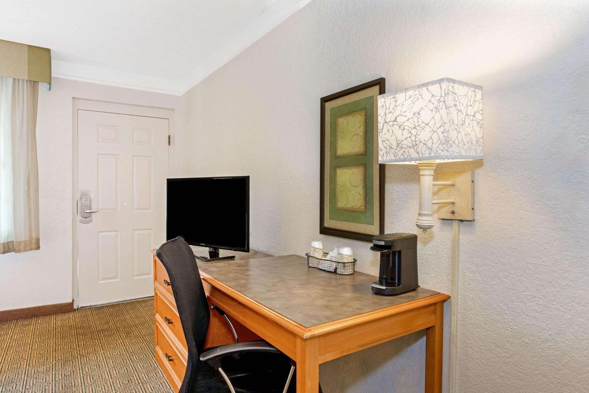 La Quinta Inn By Wyndham Orlando Airport West Exteriér fotografie