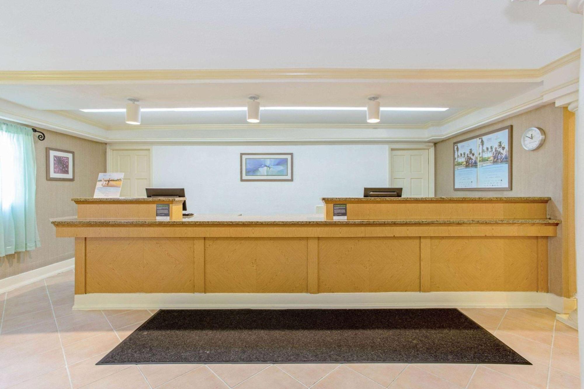 La Quinta Inn By Wyndham Orlando Airport West Exteriér fotografie